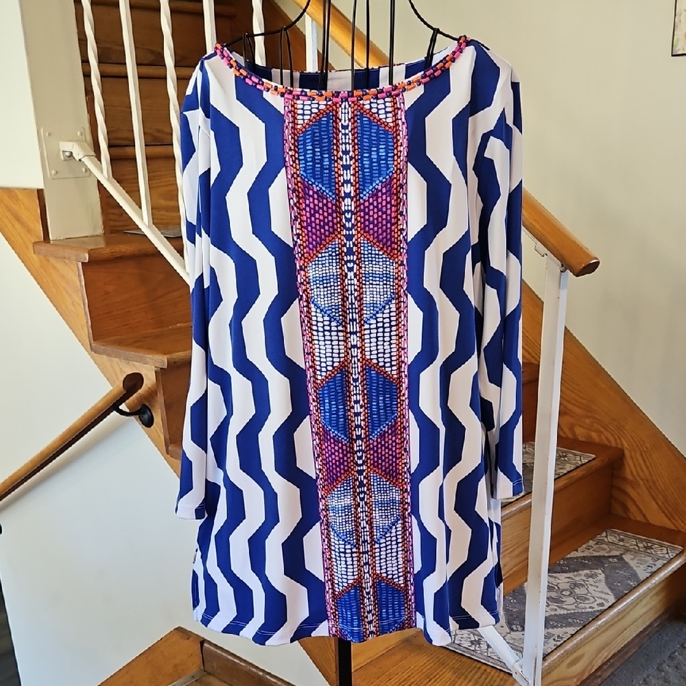 👚Ruby Rd. Blue and White Patterned Tunic - Picture 1 of 6